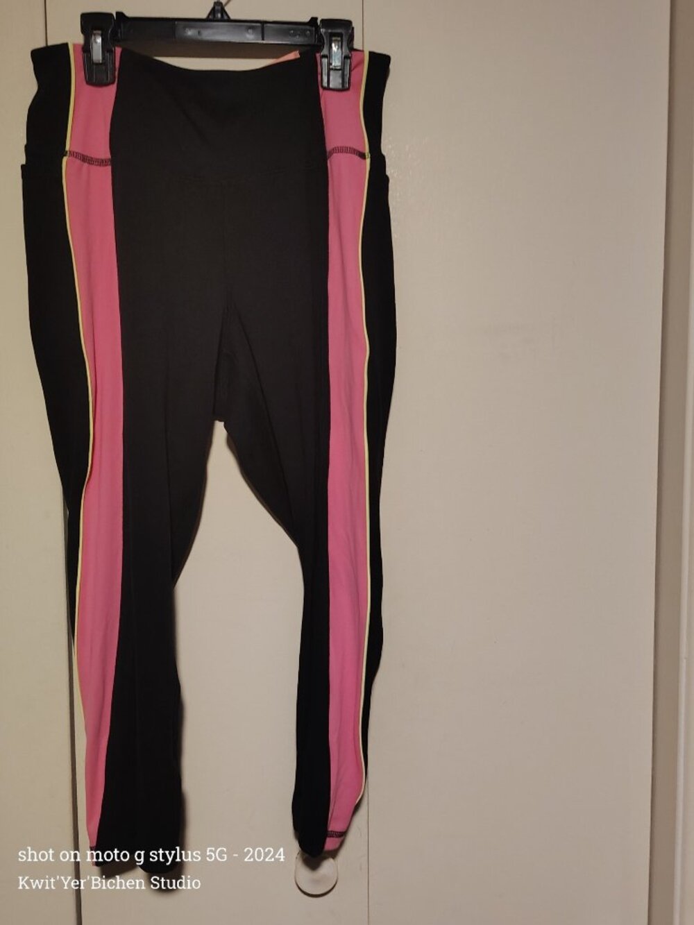LIVI NWT 14/16 CAPRI LEGGINGS